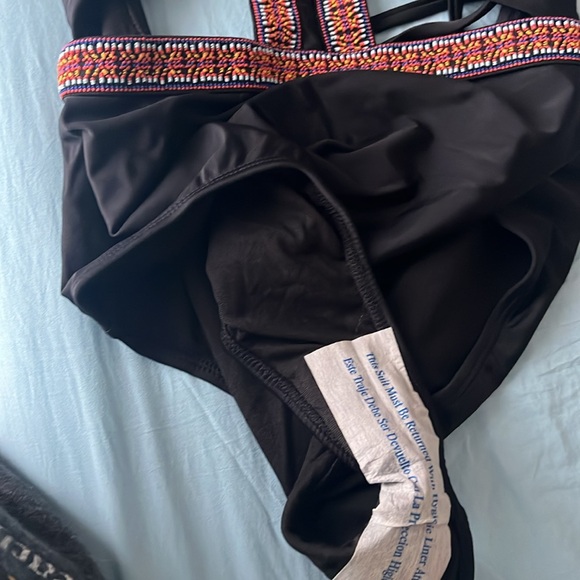 New embroidery monokini one piece swimsuit with cutouts - Picture 2 of 2